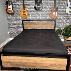 Full Bed With Mattress And Storage Drawers