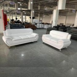 PHYSOSTEGIA WHITE LIVING ROOM SET