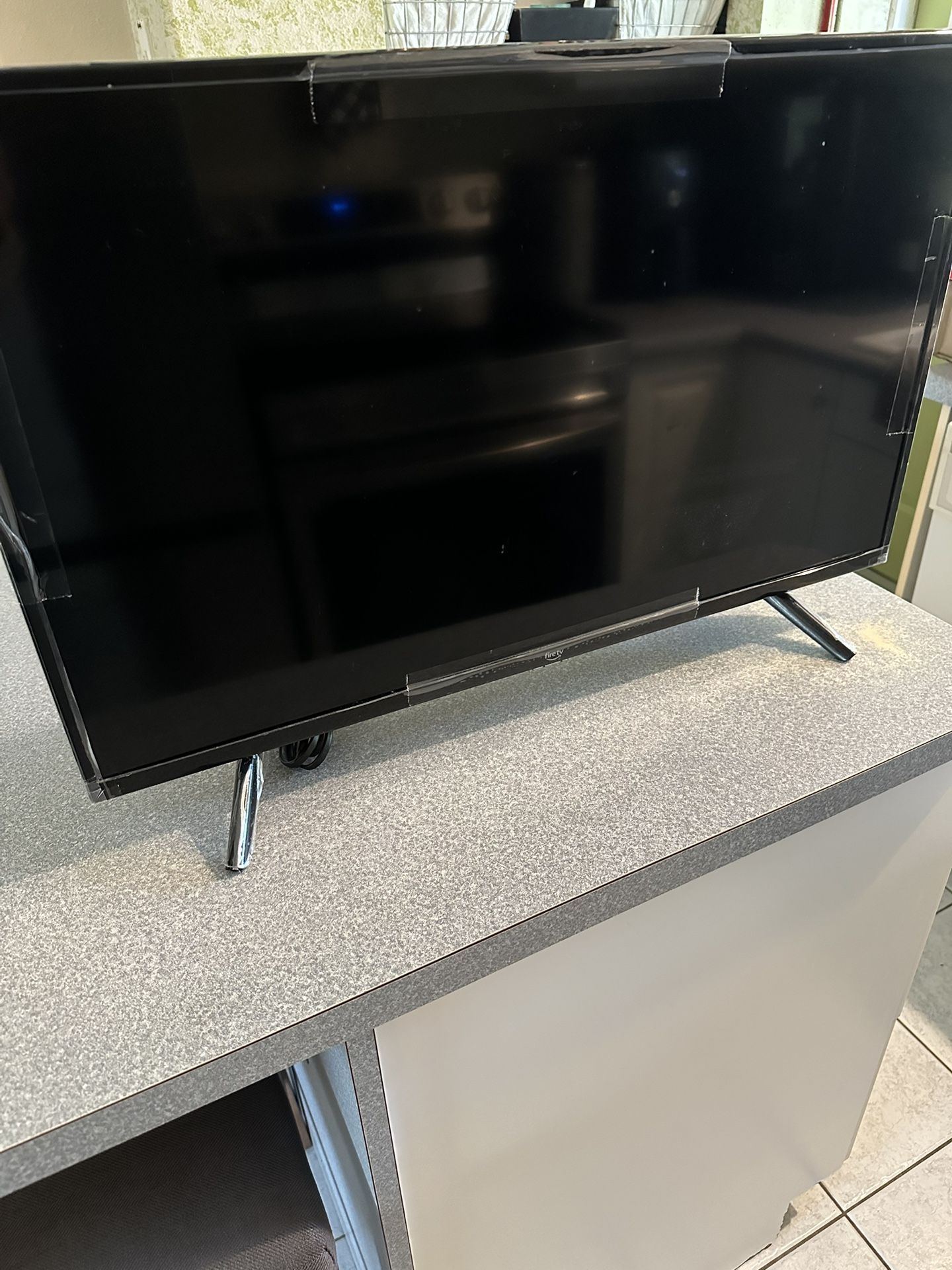 32 “ Amazon Fire Tv w/remote!
