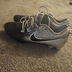 Mens Sz 8.5 Football Cleats