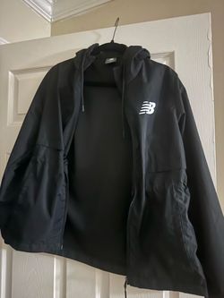 Women’s New Balance wind breaker size M