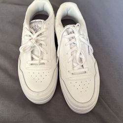 White Reebok White Shoes Size 8 1/2 