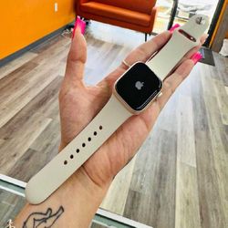 Apple Watch Series 8 – Modern Look with Smart Functions black need
