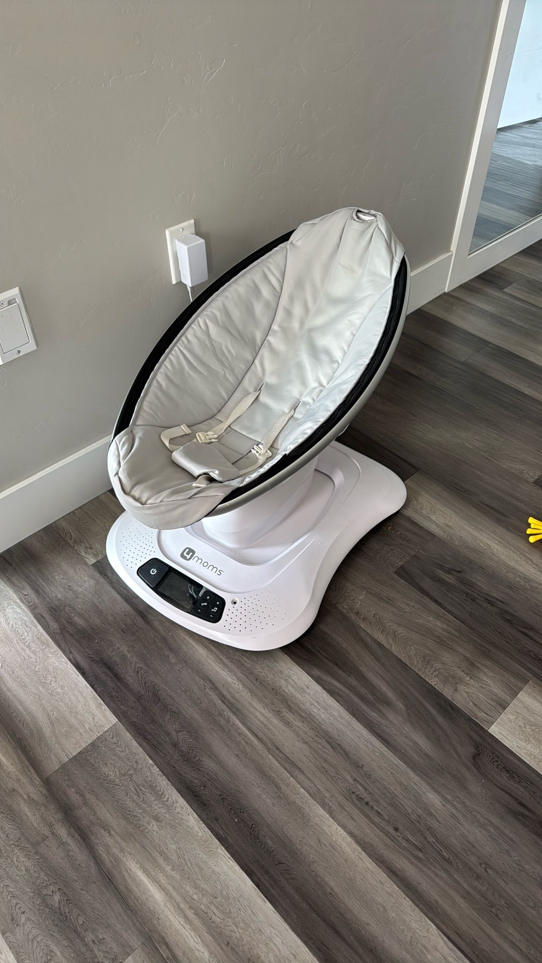 4 Moms Mamaroo 