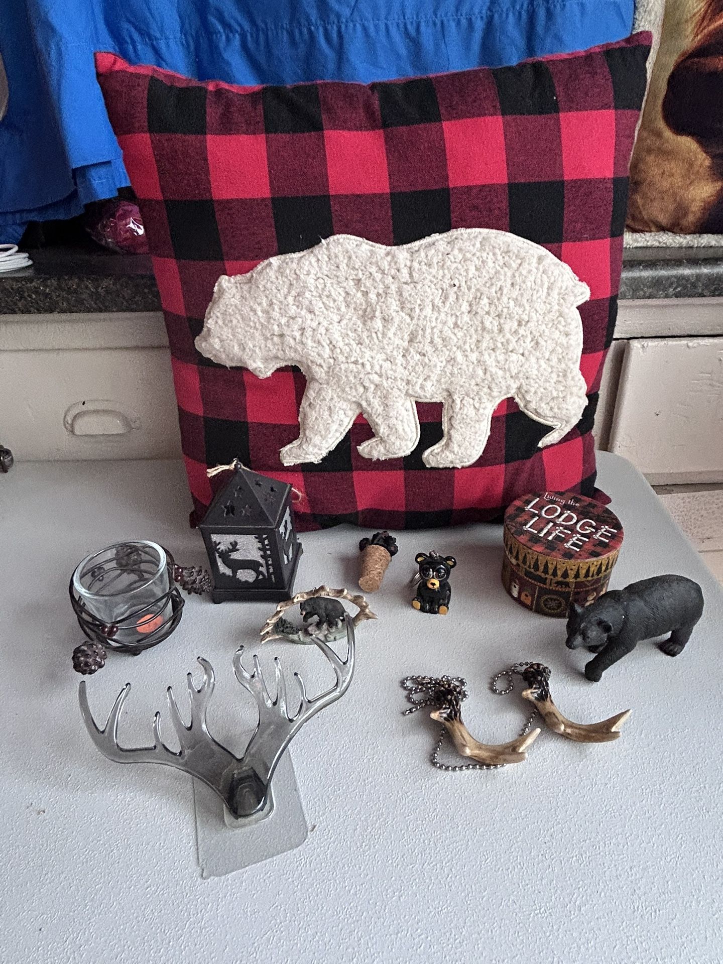 Lodge Cabin Items