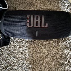 JBL Charge 5