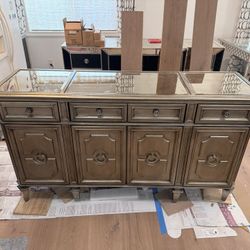 Z Gallerie Borghese Buffet – Mirrored Top