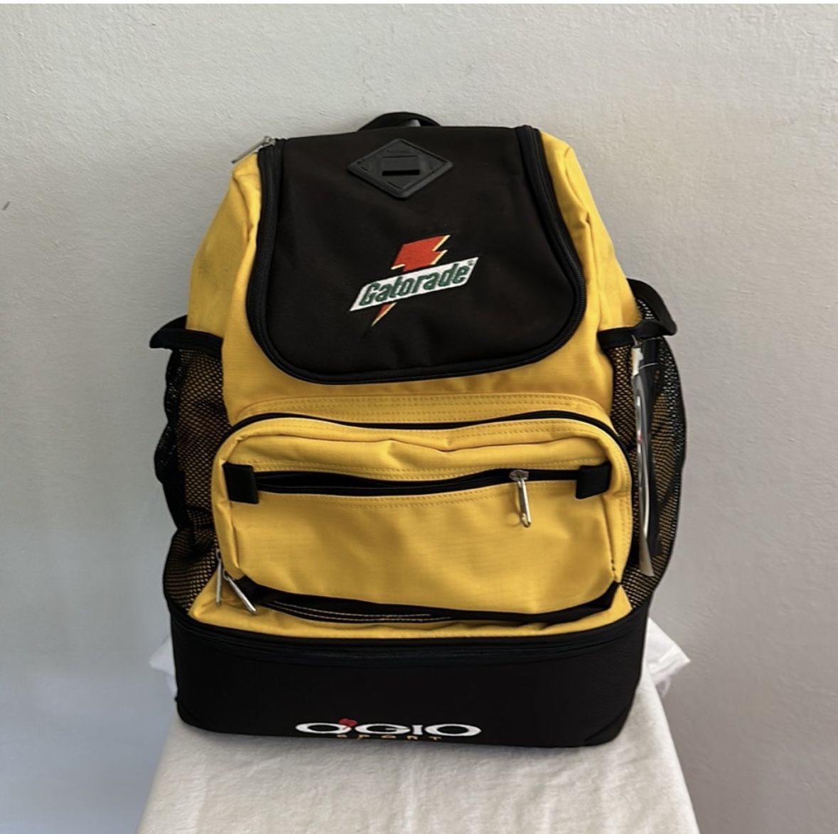 Vintage Retro Gatorade Ogio Sport Yellow Cooler Backpack