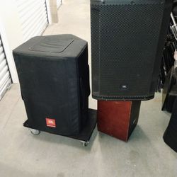 JBL Srx 815 Speakers In Great Condition 2,000 W Each