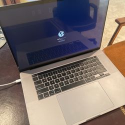 2019 Macbook Pro 16 inch 2.6 i7 16GB 512GB Like New Space Grey