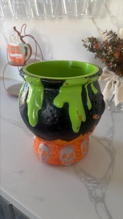 Light up Halloween cauldron