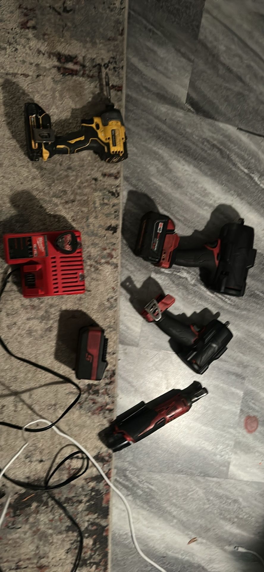 Dewalt/ Milwaukee Tools