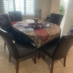 Dining Table + Chairs 