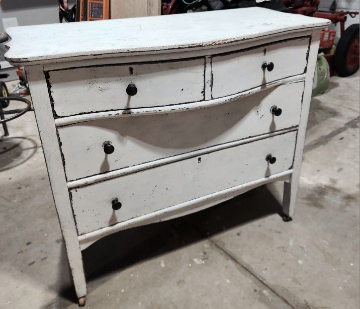 Sweet Little White Chippy Dresser