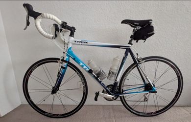 Trek 2.1 Road Bike with lots of extras; 58 cm frame