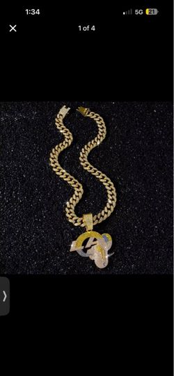 LA Rams 24 inch Gold chain and pendant