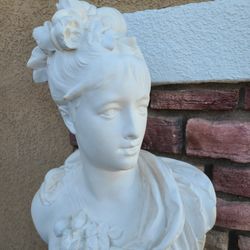 Bust Statue 