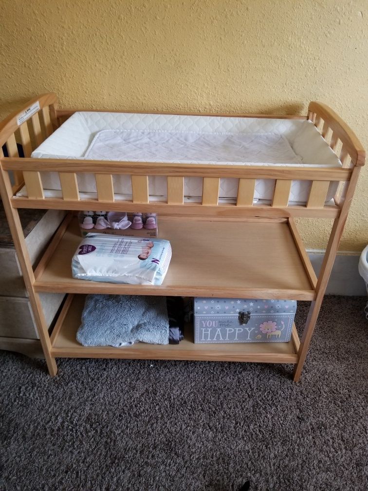 Changing table with pad