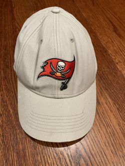 NFL Team Apparel Tampa Bay Buccaneers White Adjustable Baseball Hat Cap One Size