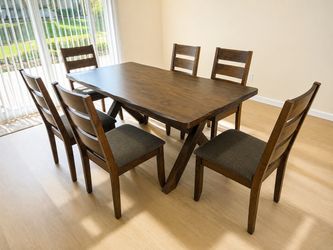 Beautiful Brand New Solid Wood 7pc Dining Set