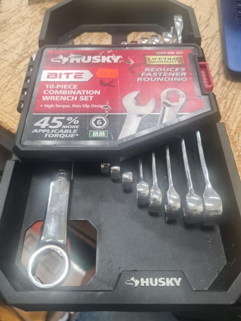 Husky
BITE Metric Combination Wrench Set (10-Piece)
Model: 1009 988 301