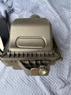 2025 Ford F-150 stock air box