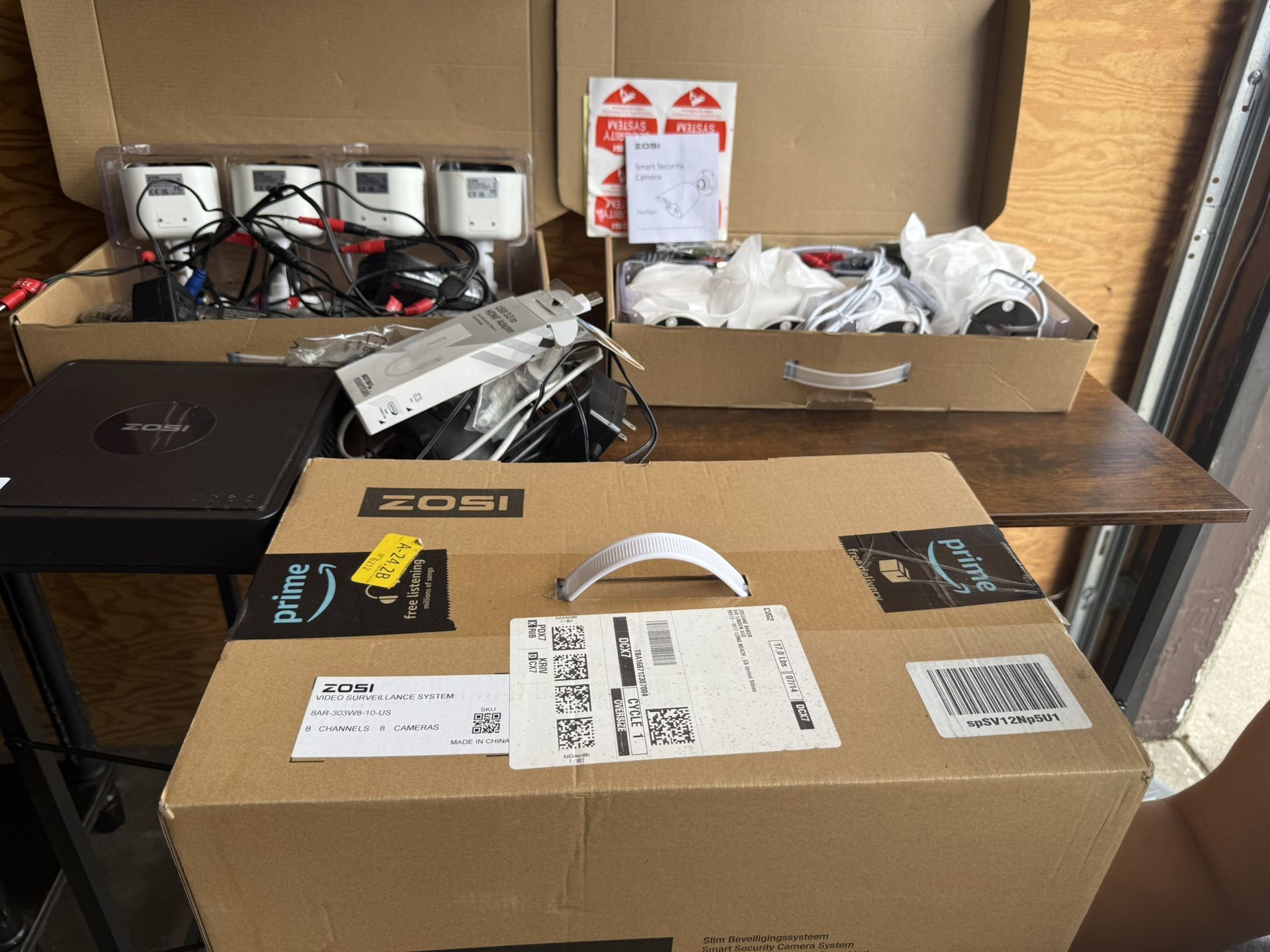 ZOSI Surveillance 8 Camera- Equipment Set