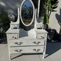 ✨ Vintage Shabby Chic Vanity / Dresser with Mirror ✨