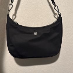 Lululemon purse