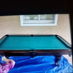 Clean Pool Table With Extras 