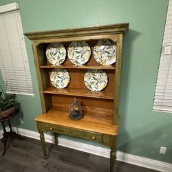 Dining Table And Plate Display