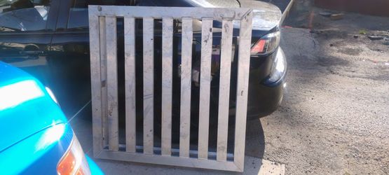 Aluminum pallet