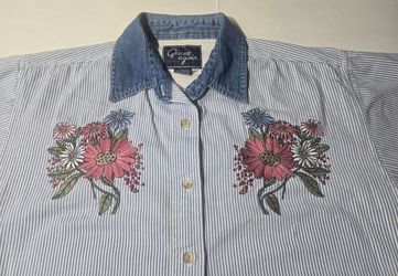 Quizz again blue and white striped button-up shirt with embroidered floral design