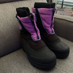 ITASCA Female Snow Boots- Size 6