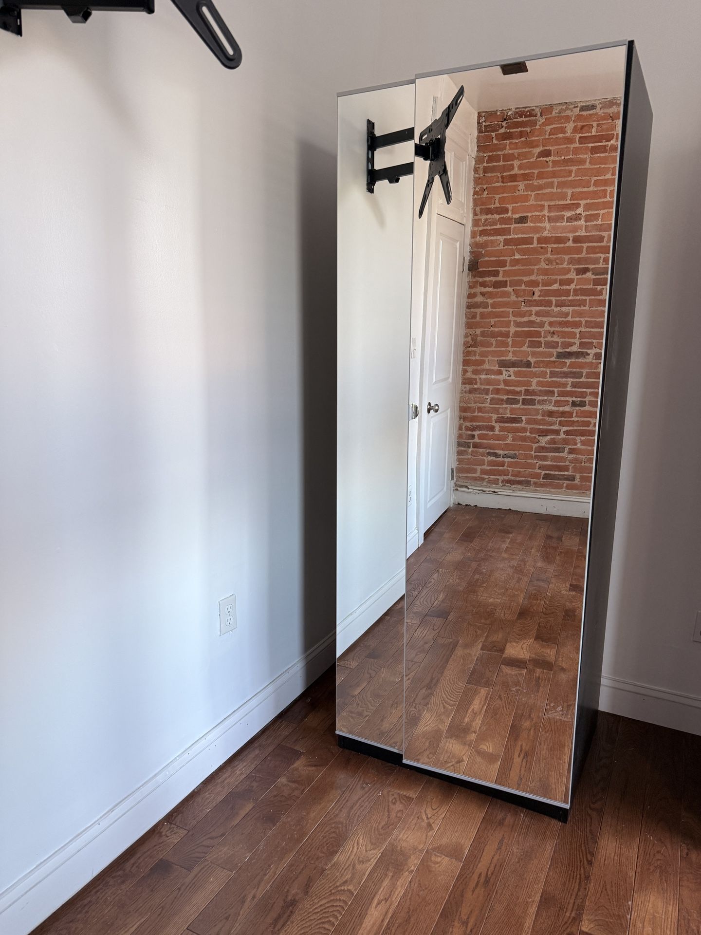 2 Mirrored Cabinets w/ Storage – New Condition!