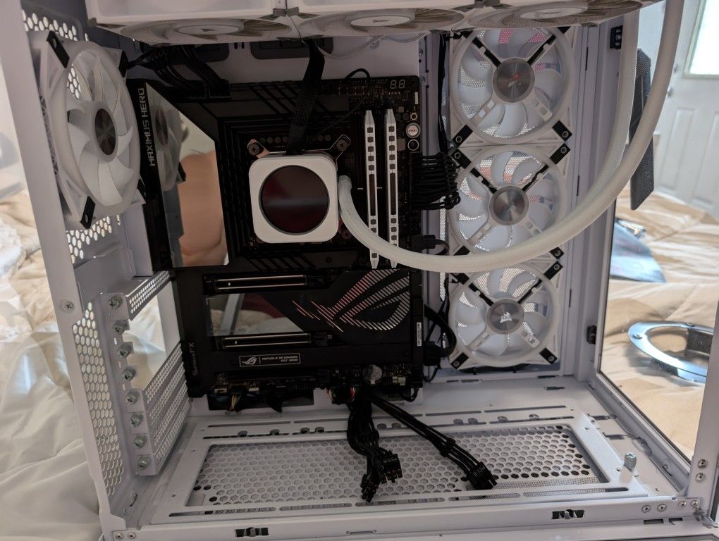 Costume Computer Rig, No GPU.
