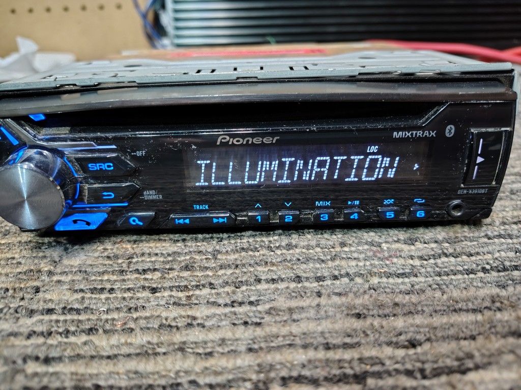 Pioneer DEH-X3910BT
CD receiver Bluetooth USB And Auxiliary 