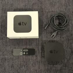 Apple TV 4K 1st Gen 32 GB + Siri Remote
