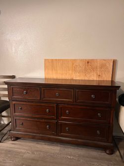 Solid wood dresser set