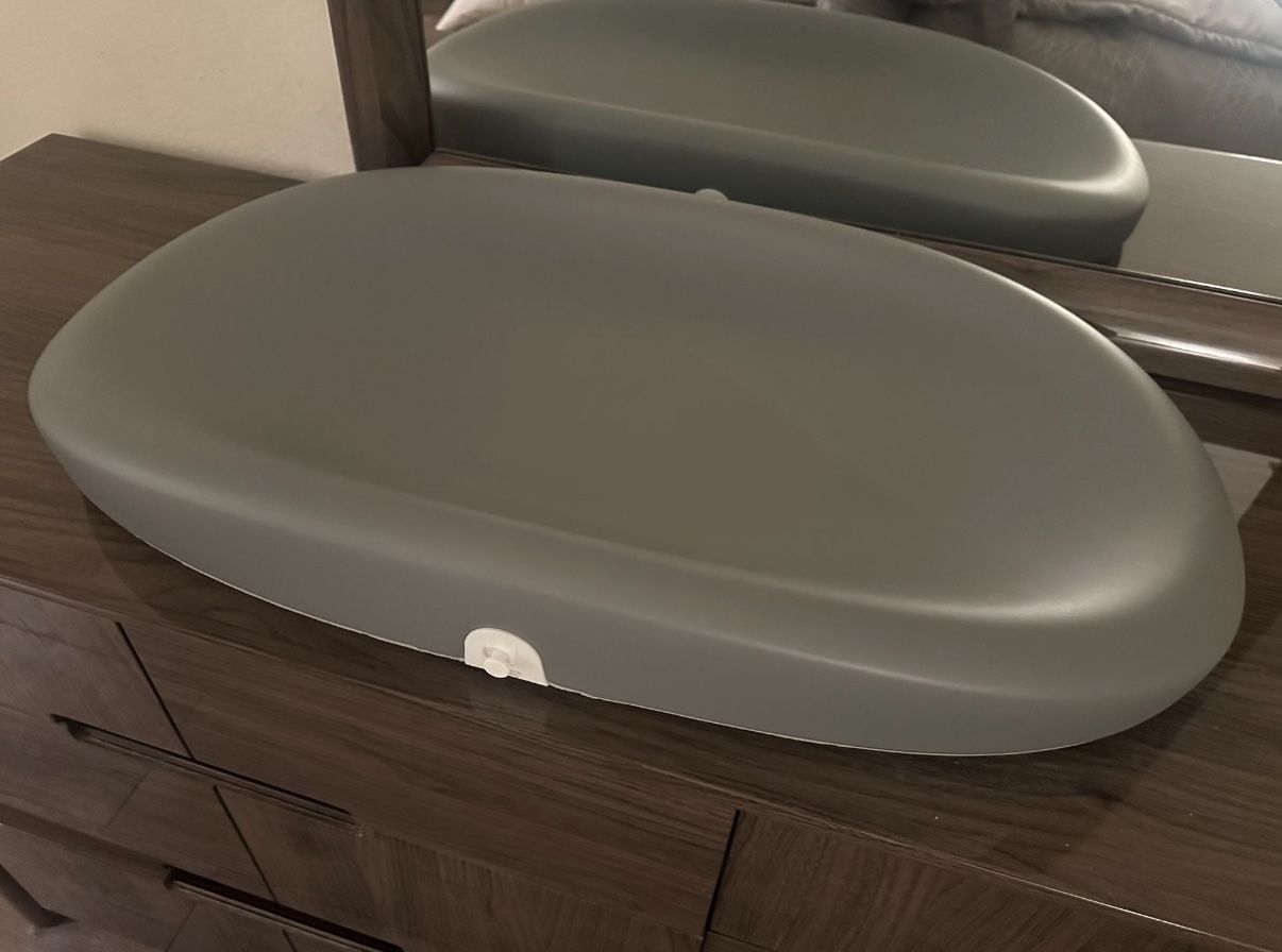 Hatch Digital Scale & Changing Pad 