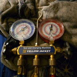 Yellow Jacket Test and Manifold