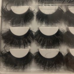 14 pairs of Lashes