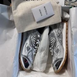 Bottega Venetta