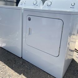 Like New Amana By Whirlpool Washer And Gas Dryer 