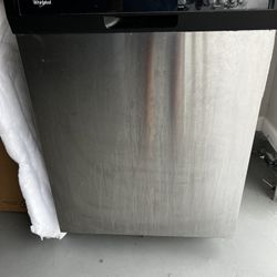 Whirlpool - Dishwasher  *Ready To negotiate*