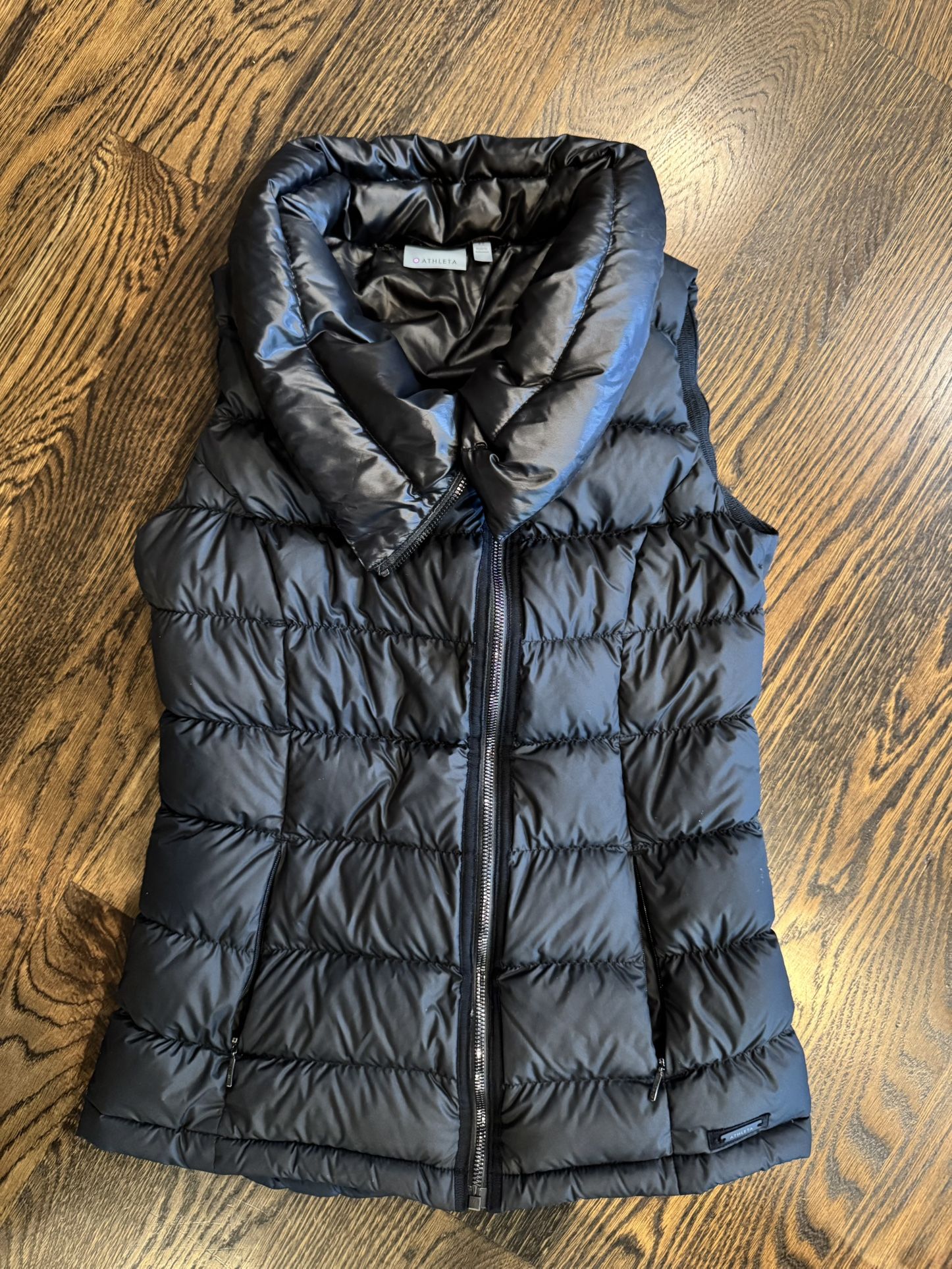 Like New women’s Athleta Black Puffer Vest, XS
