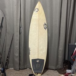 Surfboard 5’10”