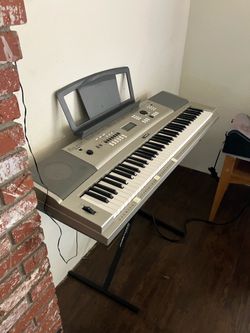 Yamaha 76-Key Keyboard (YPG-235) w/ Stand – Fully Working