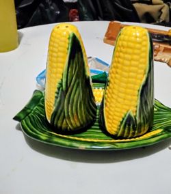 Vintage Corn On The Cob Salt And Pepper Shakers