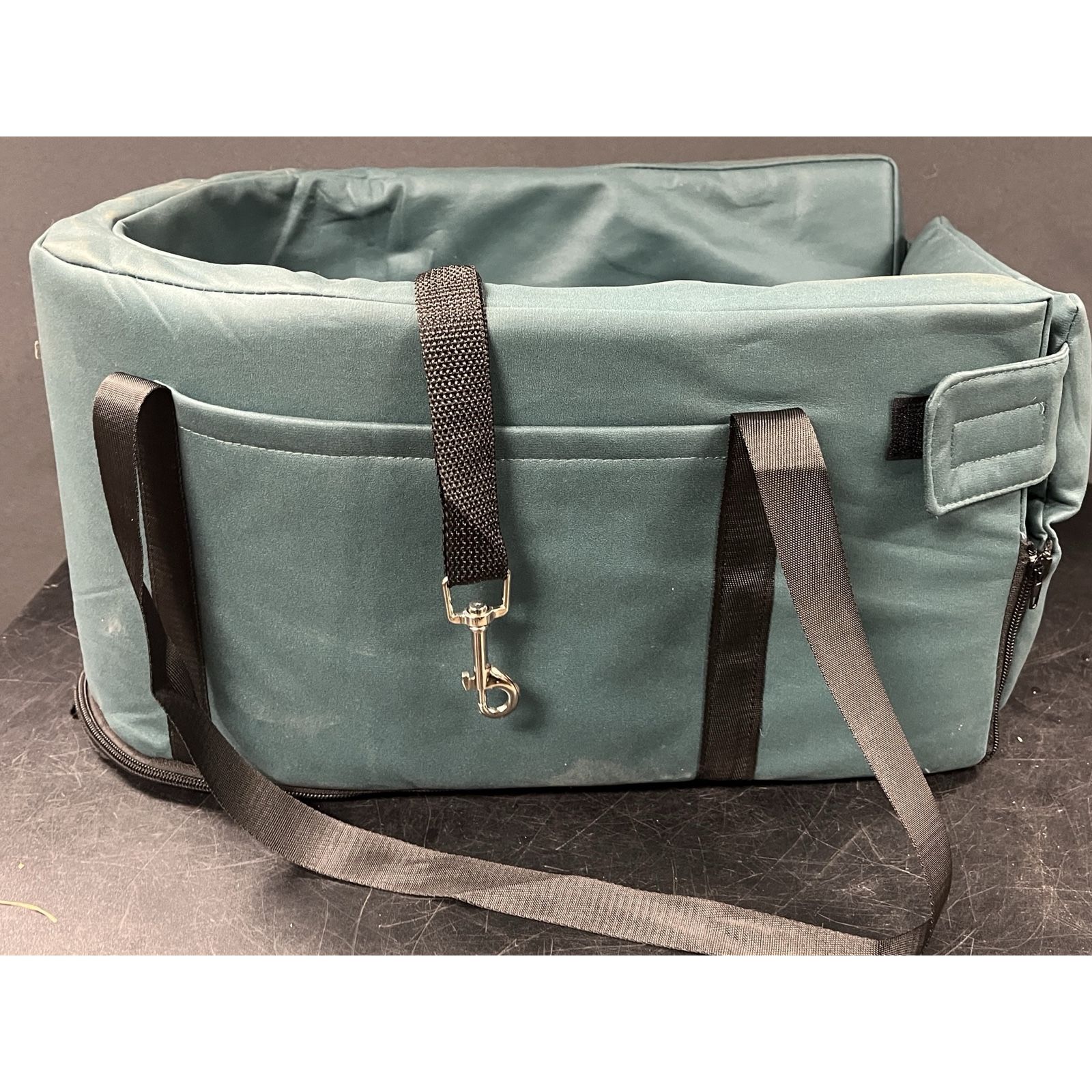 Pet Travel Car Seat for center console. Pet carrier